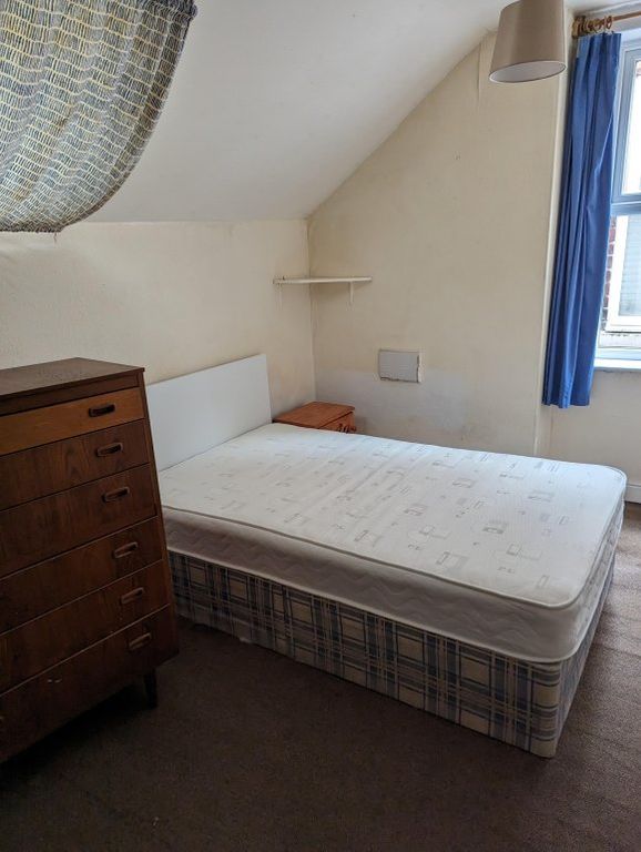 Property photo 1 of 5 101 Bed 2.Jpg