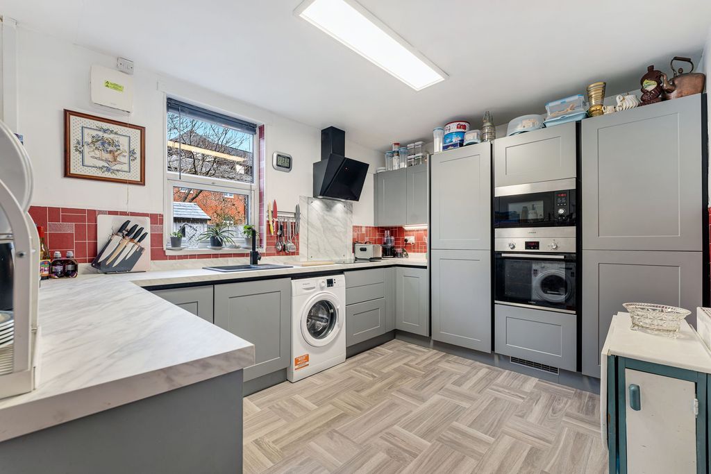 Property photo 3 of 15