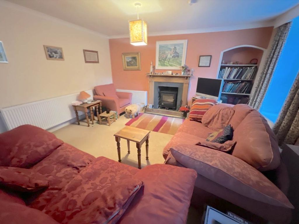 Property photo 2 of 14 Lounge