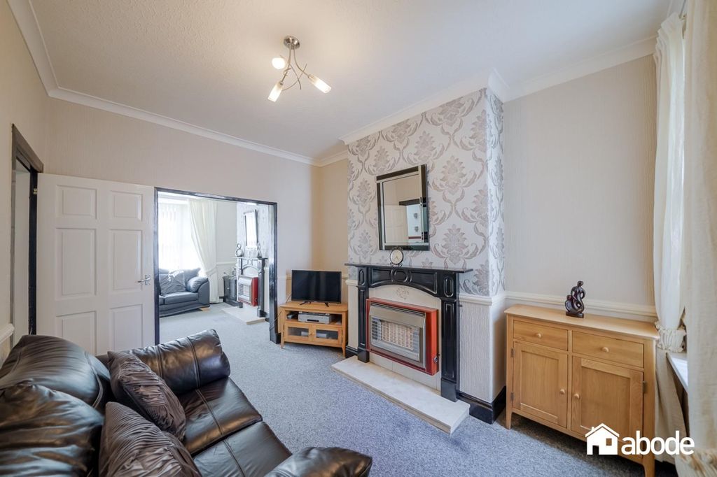 Property photo 3 of 23 Dsc02474-Hdr.Jpg