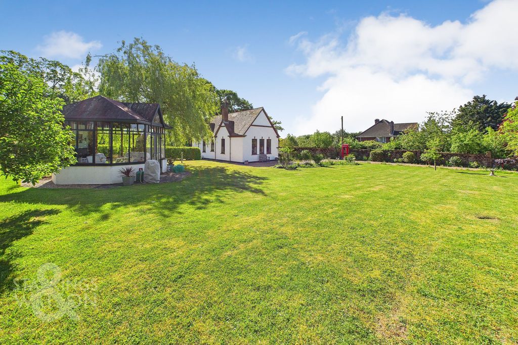 Property photo 1 of 27