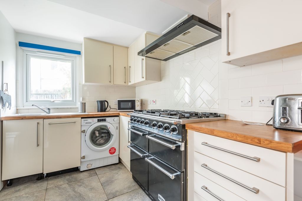 Property photo 2 of 14 653480 (3)