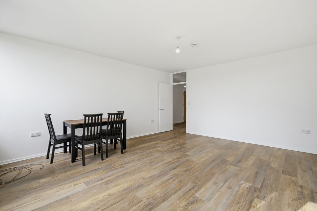 Property photo 3 of 11 Photo 3