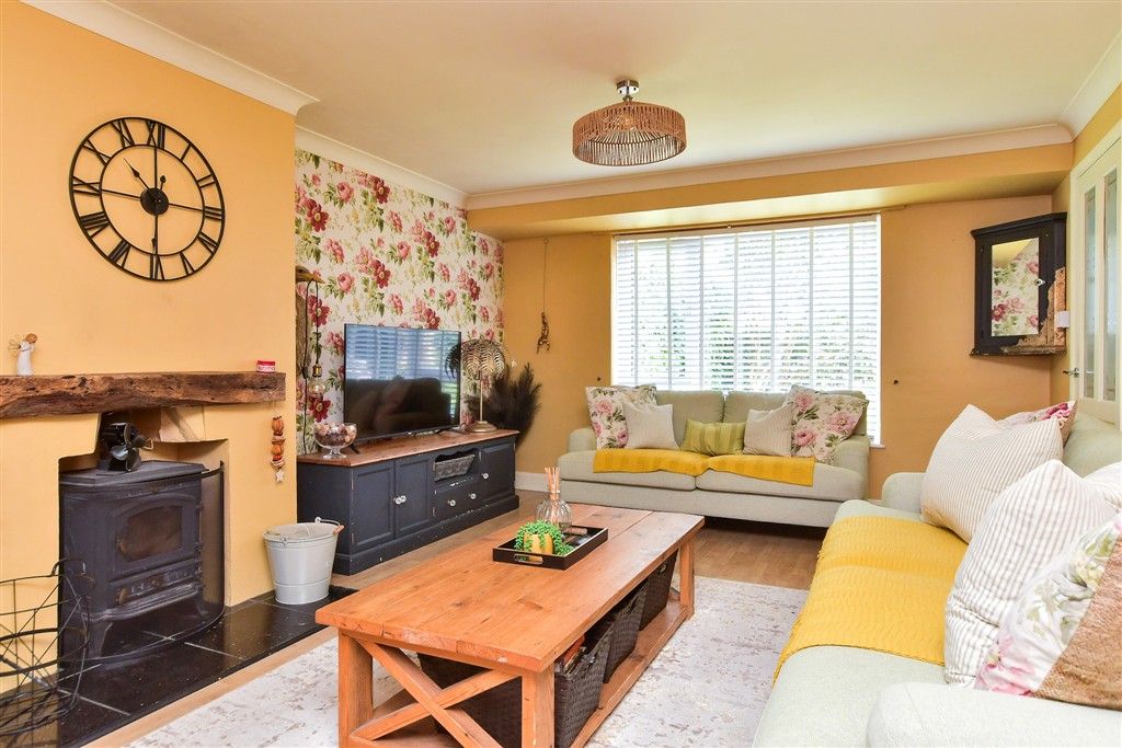 Property photo 3 of 15 Lounge/ Dining Room