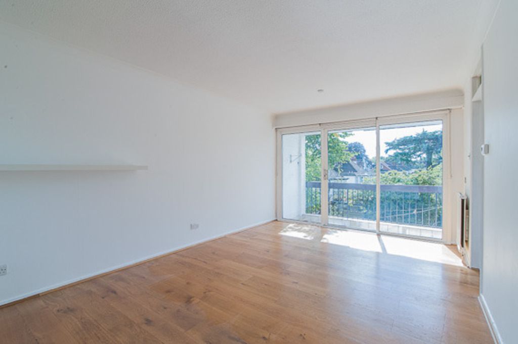 Property photo 3 of 8 Large Living Room With Balcony