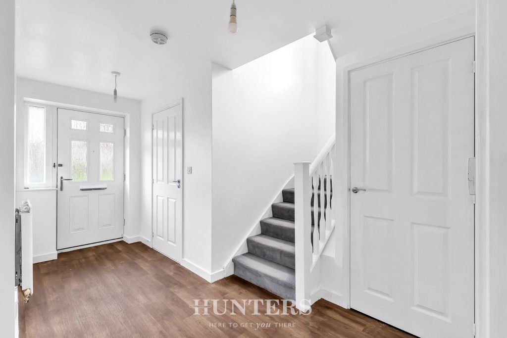 Property photo 2 of 24 Martindale Crescent (1).Jpg