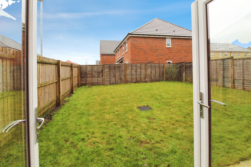 Property photo 3 of 19 Garden