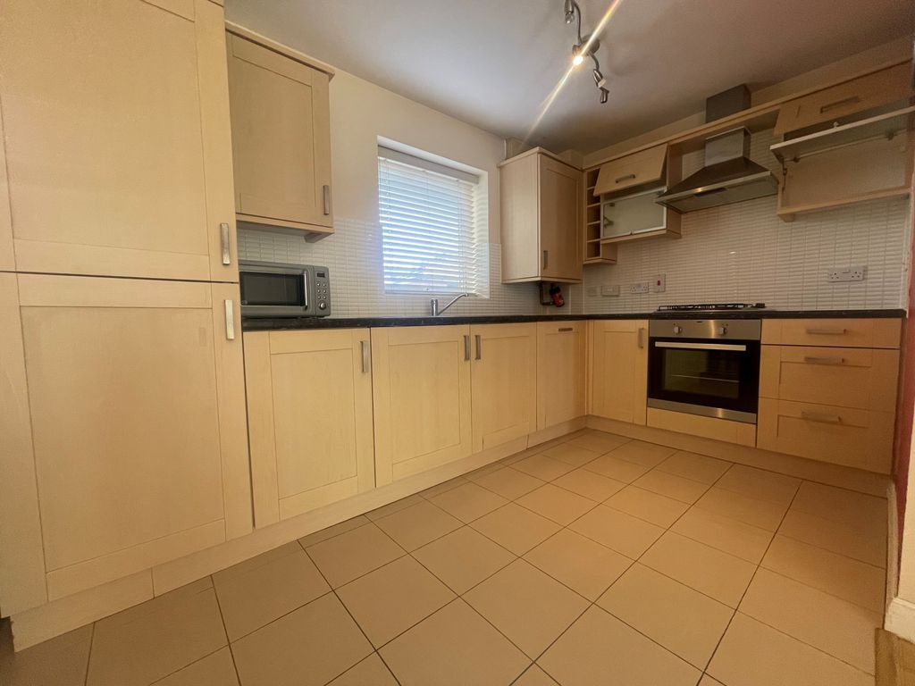 Property photo 2 of 7 Kitchen