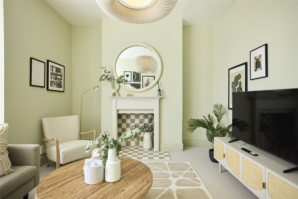 Property photo 2 of 16 Reception Room