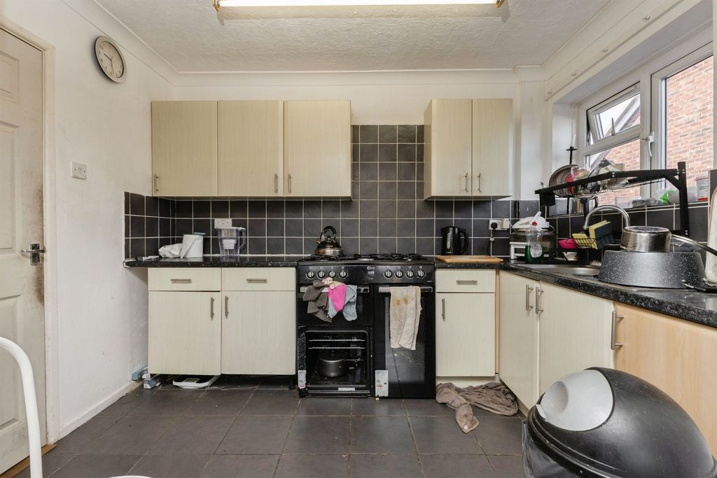 Property photo 2 of 26