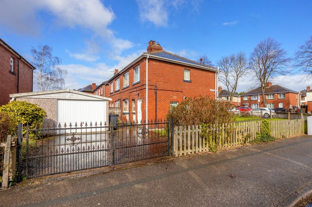 Property photo 2 of 14