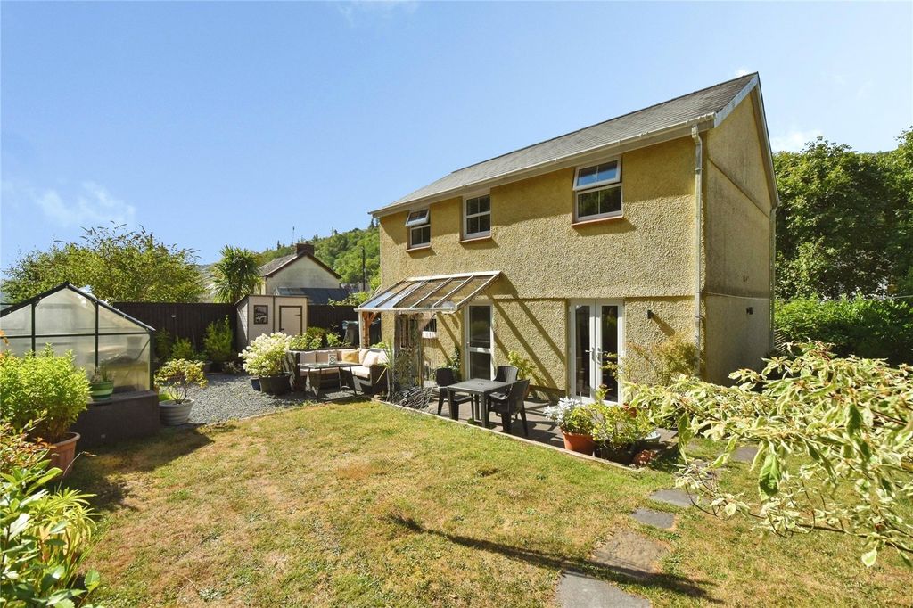 Property photo 2 of 23 Picture No. 32