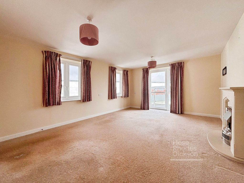 Property photo 3 of 10 Living Room