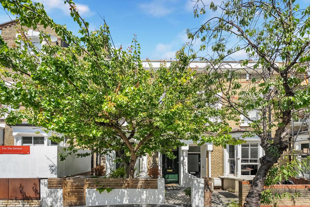 Property photo 1 of 35