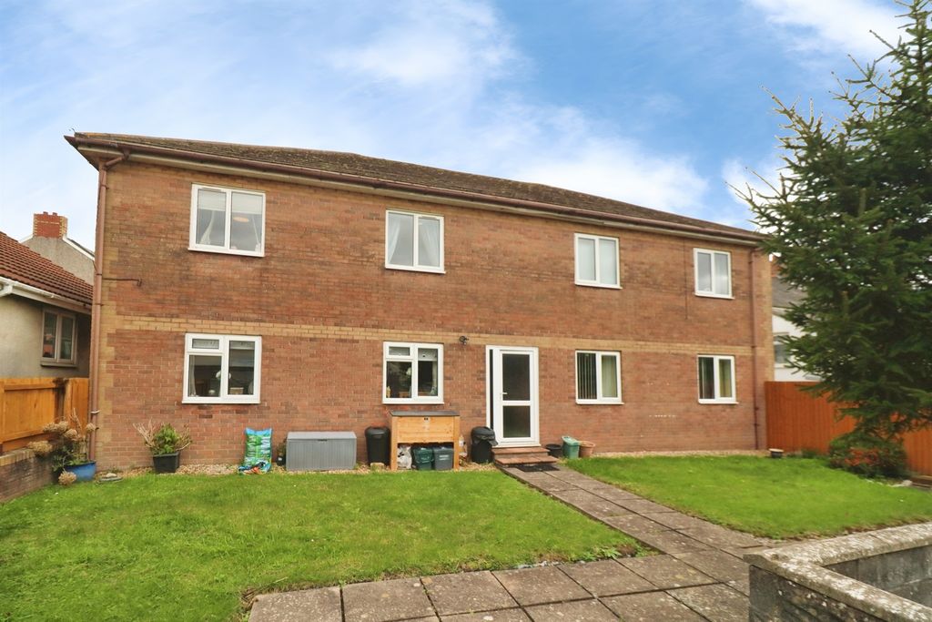 Property photo 1 of 31