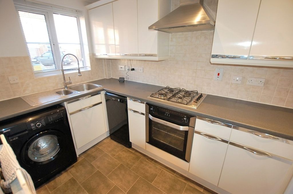 Property photo 2 of 13
