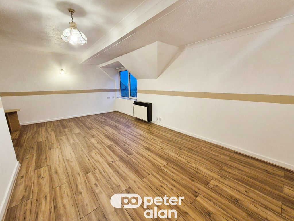 Property photo 3 of 11 Image