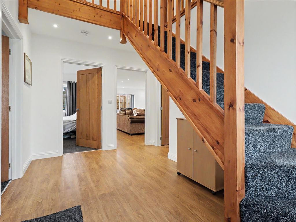Property photo 2 of 24 Entrance Hall
