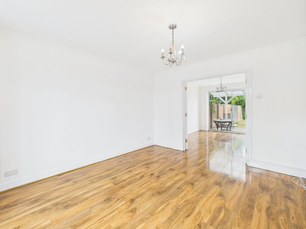 Property photo 3 of 19 Picture No. 28