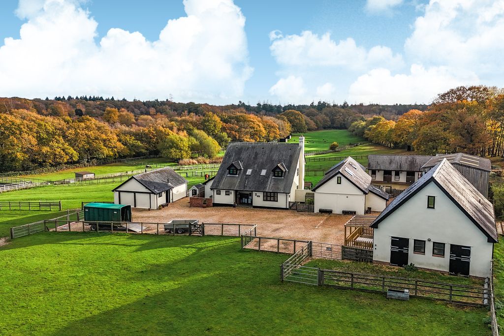 Property photo 2 of 18