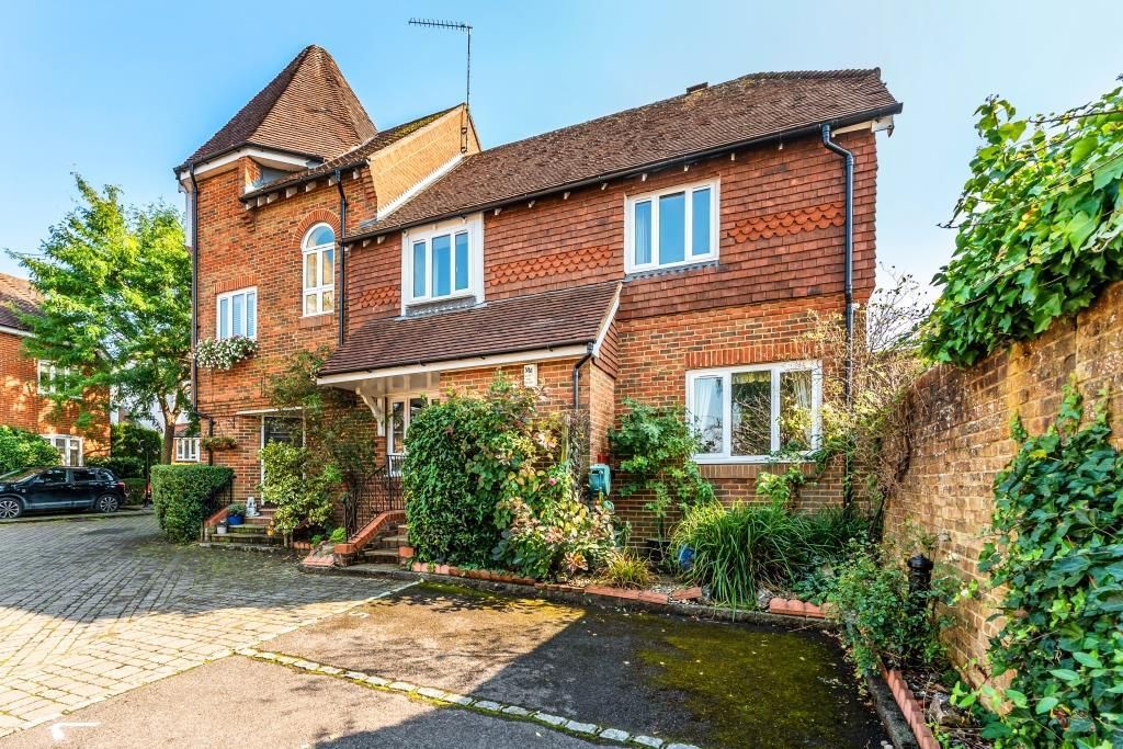 Property photo 1 of 10 5-St-Martins-Mews-18.Jpg