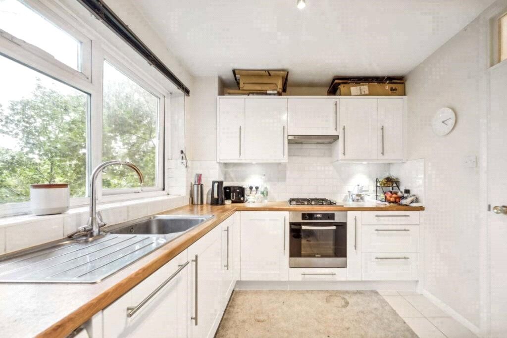 Property photo 1 of 7 Kitchen