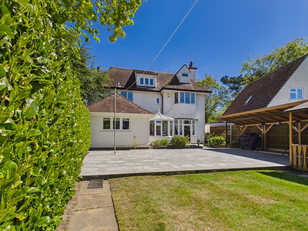 Property photo 2 of 32