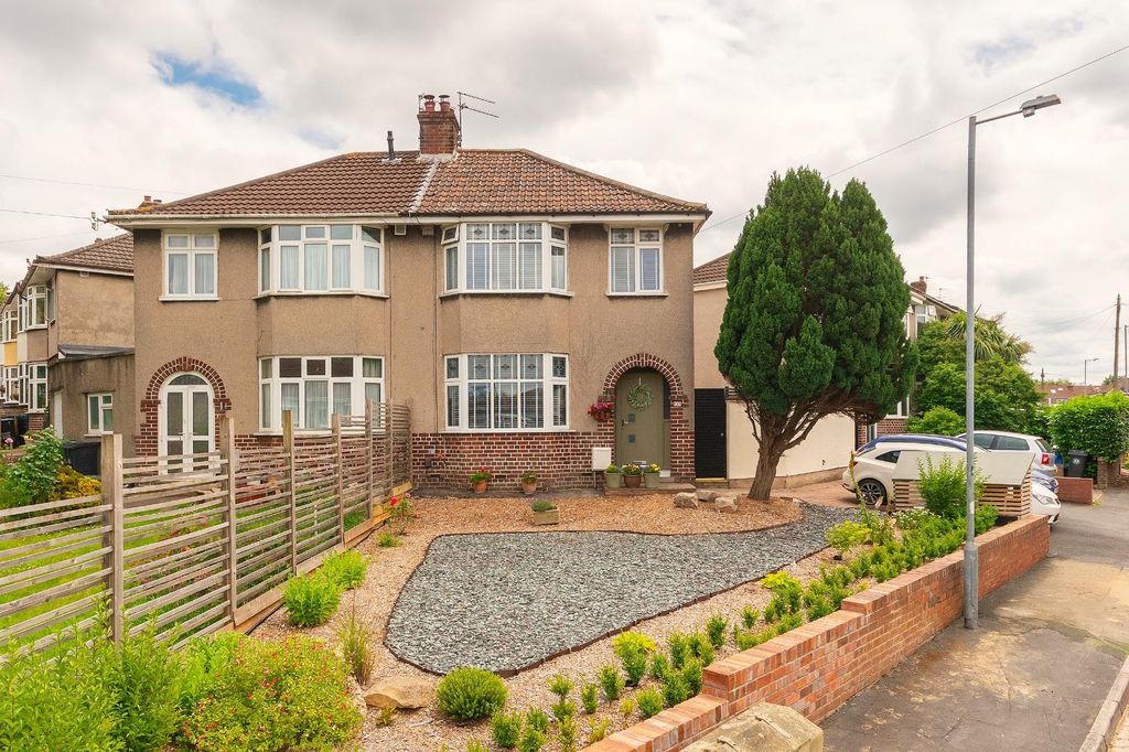 Property photo 2 of 38 3E9Rsg - External B.Jpg