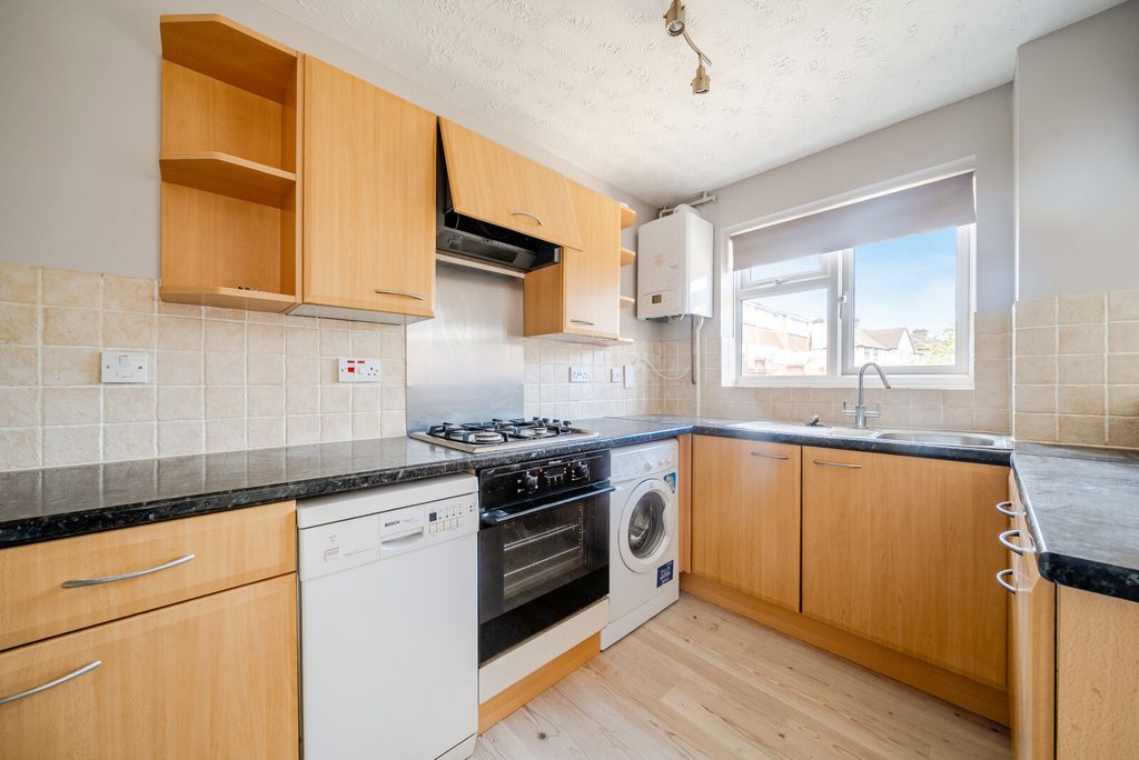 Property photo 3 of 14 1510009-5-6A97E82...