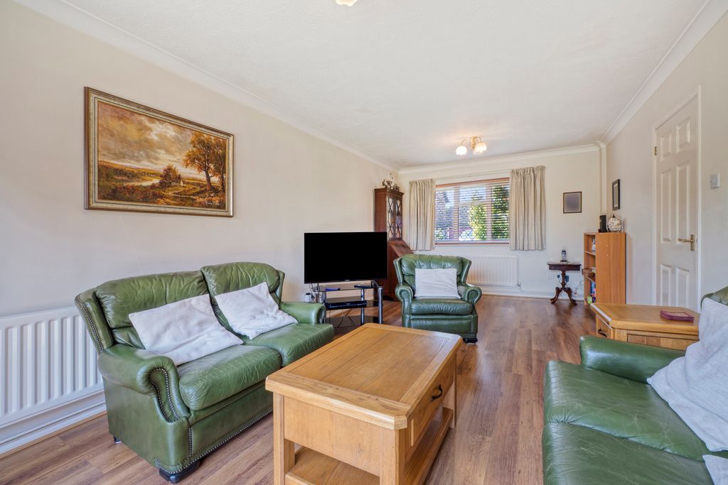 Property photo 2 of 23 Picture No. 17