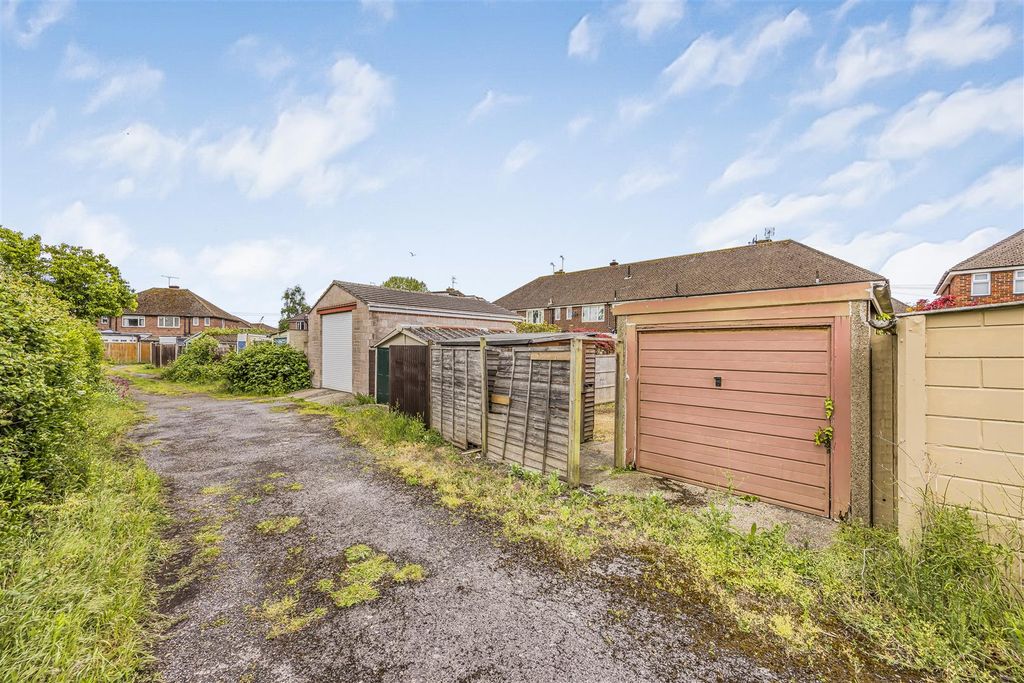 Property photo 3 of 23 93 Lower Drayton Lane, Farlington-Porticomarketing