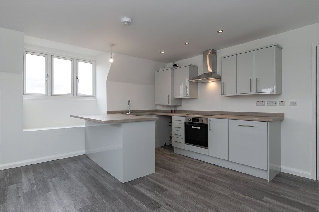 Property photo 1 of 10 Kitchen/Diner/Living