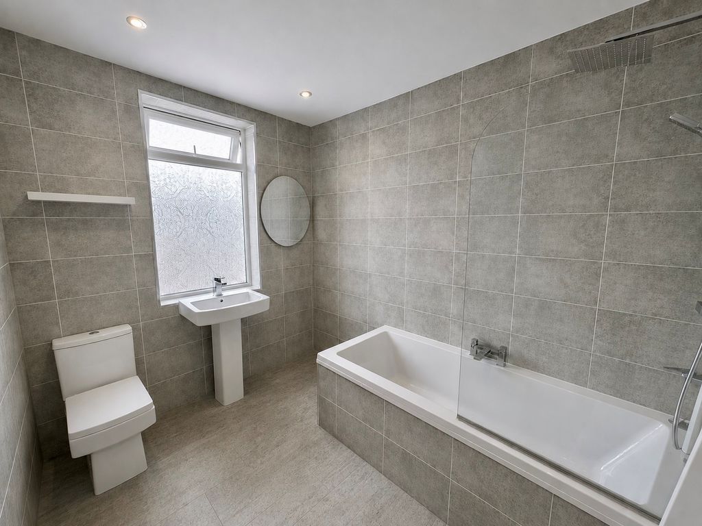 Property photo 3 of 10 Photo 1