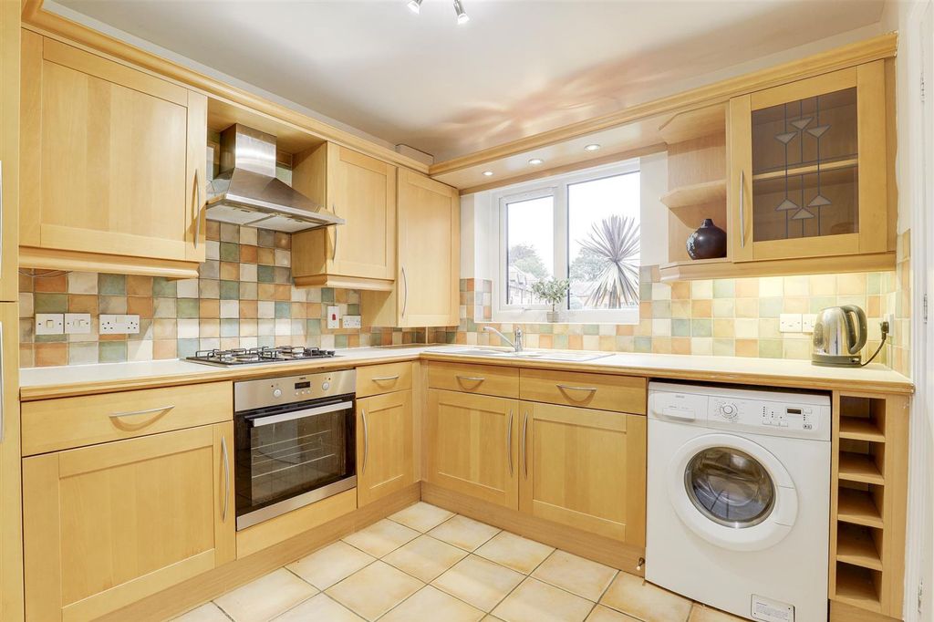 Property photo 2 of 19