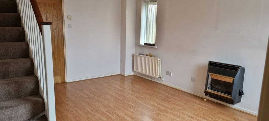 Property photo 2 of 11 Photograph 2