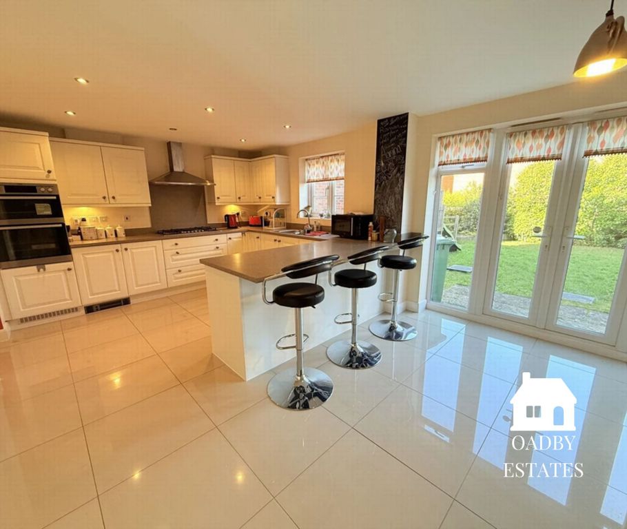 Property photo 2 of 17 Photo 3