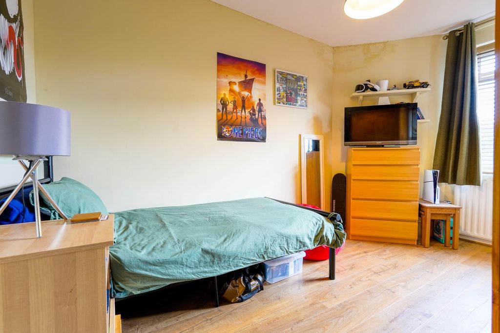 Additional image 6 of 2 bed flat for saleQueen Alexandra Road West, North Shields NE29
