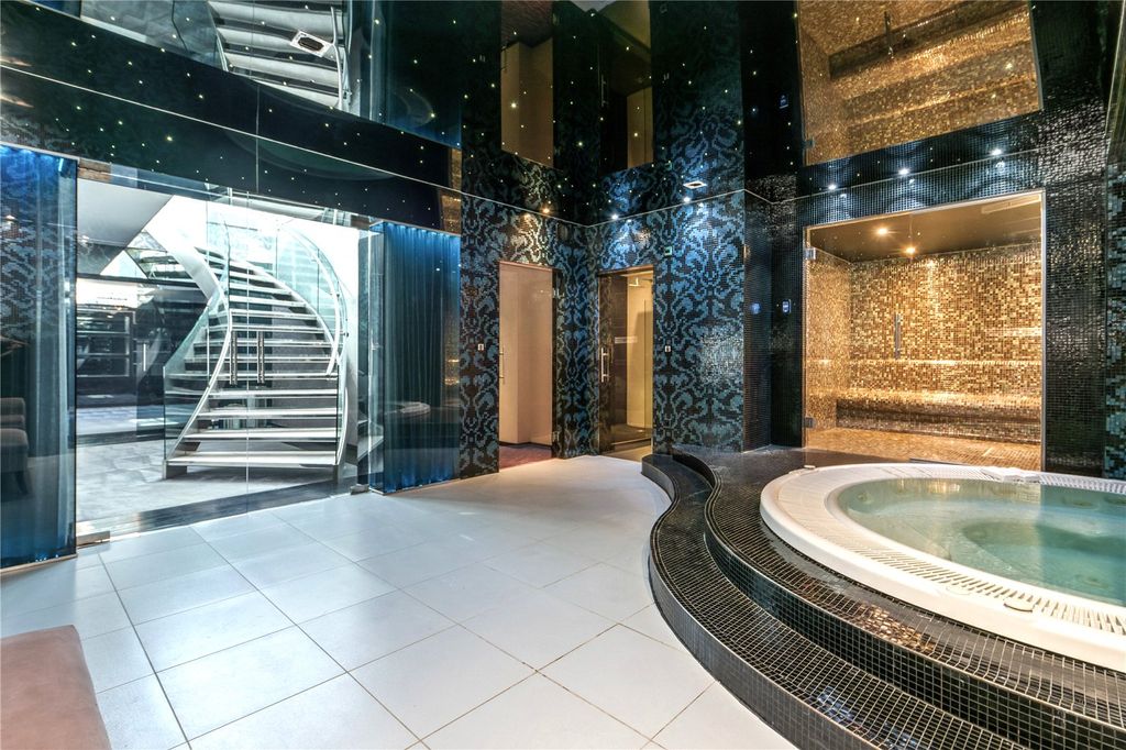 Property photo 3 of 28 Spa