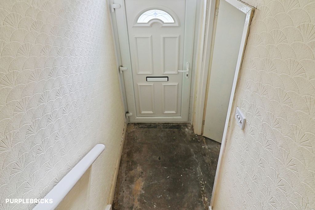 Property photo 3 of 27