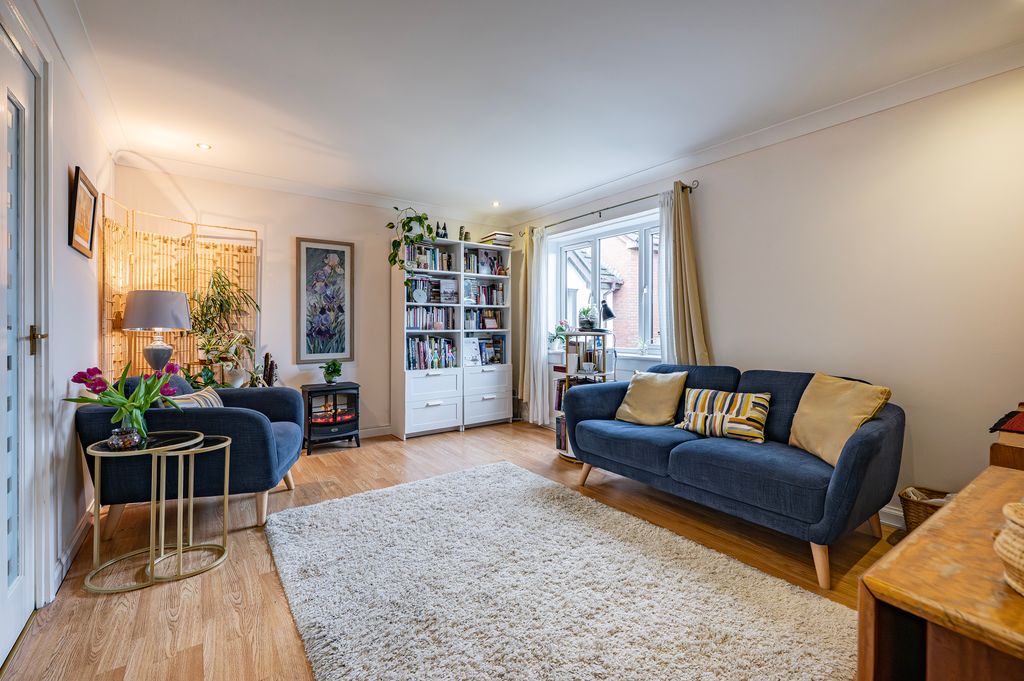 Property photo 2 of 22