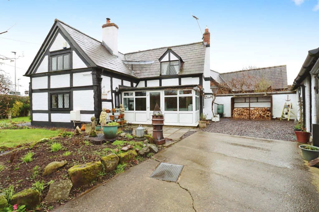 Property photo 2 of 32