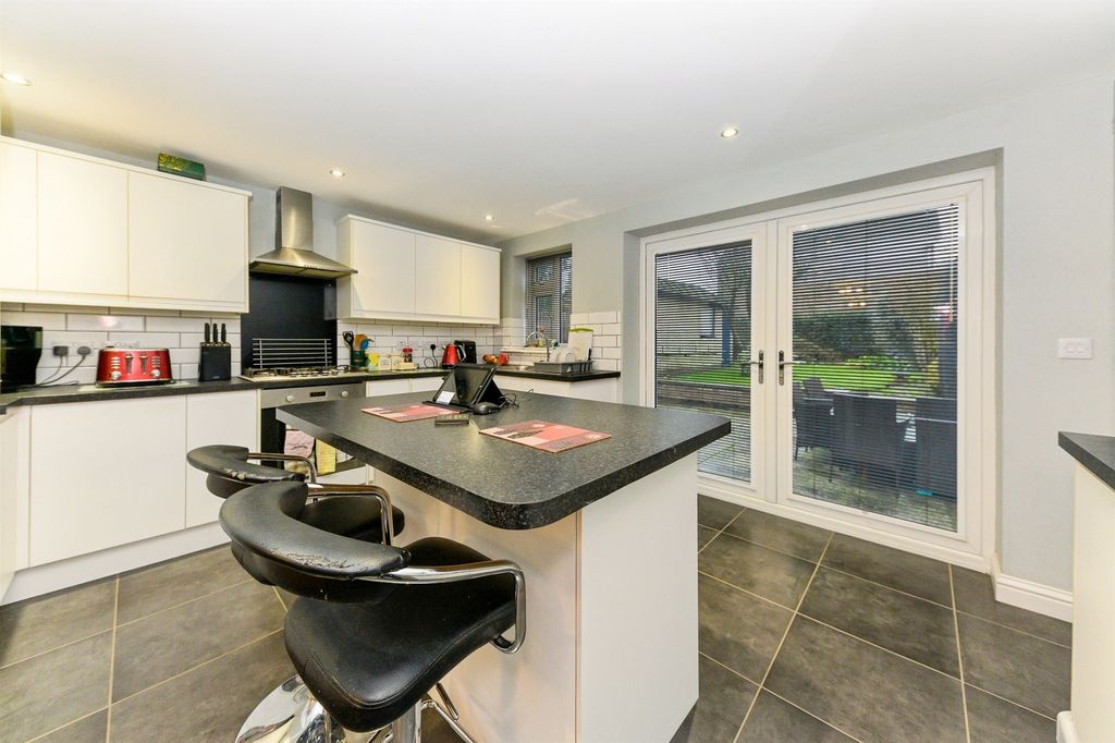 Property photo 3 of 16