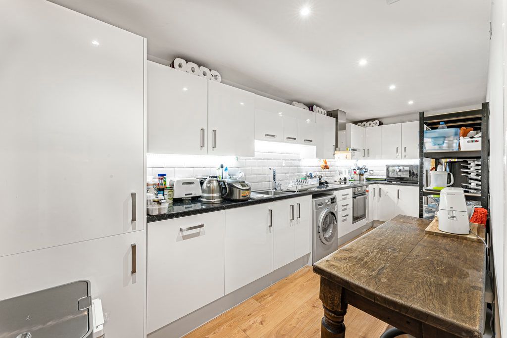 Property photo 3 of 16 Kitchen