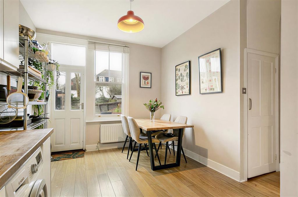 Property photo 3 of 10 Kitchen 2.Jpg