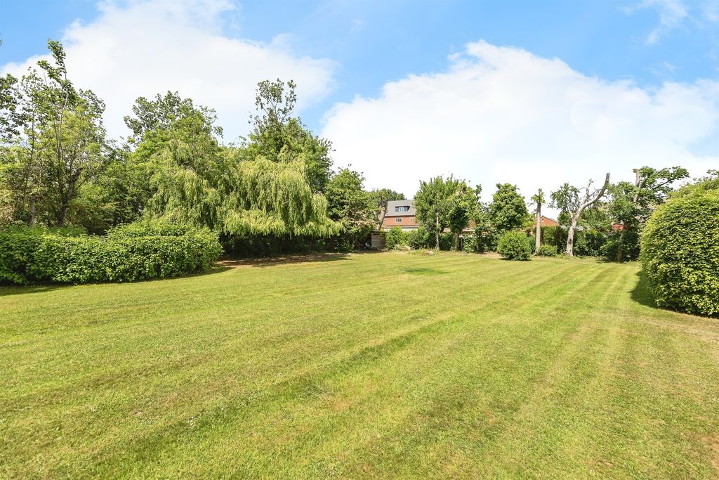 Property photo 2 of 23