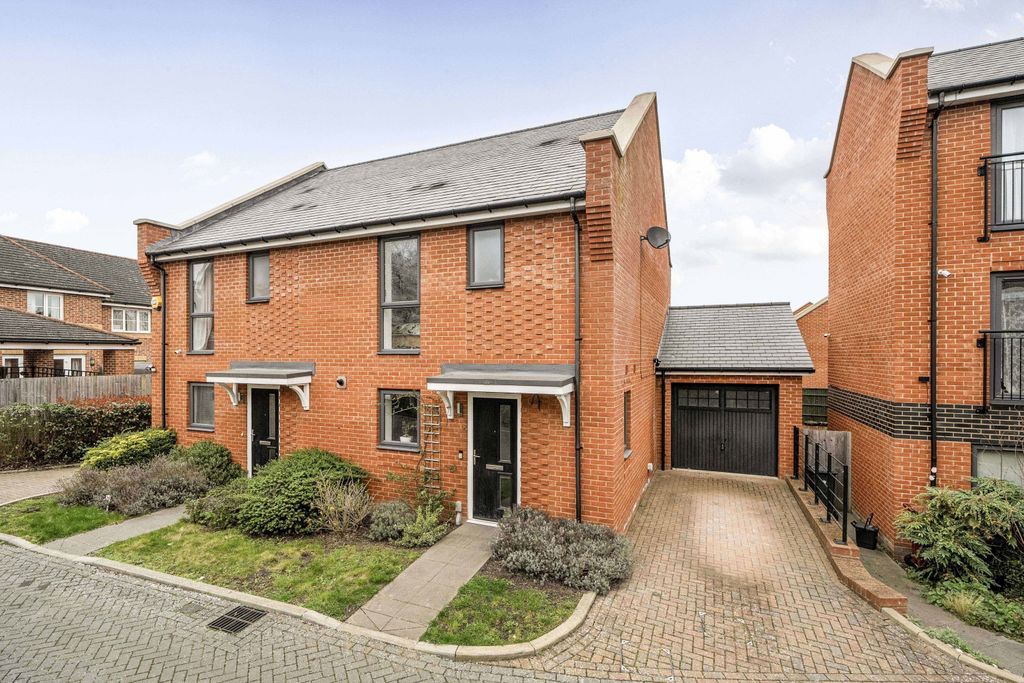 Property photo 1 of 19 Front