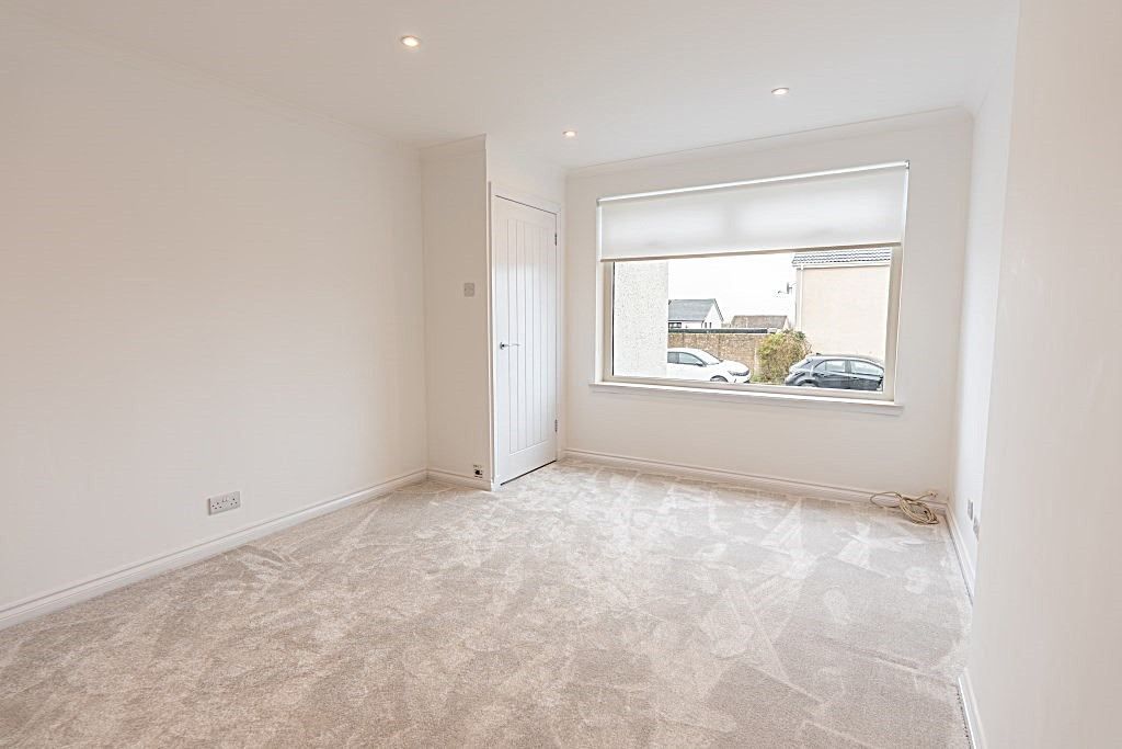 Property photo 2 of 17 Gallery