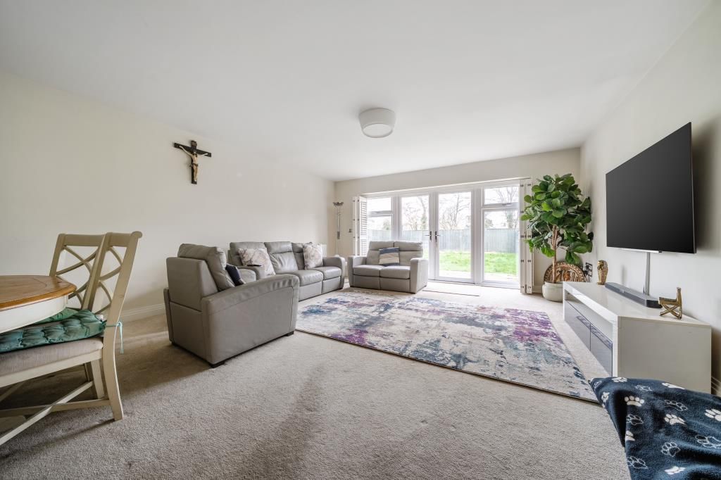 Property photo 3 of 20 Living Room