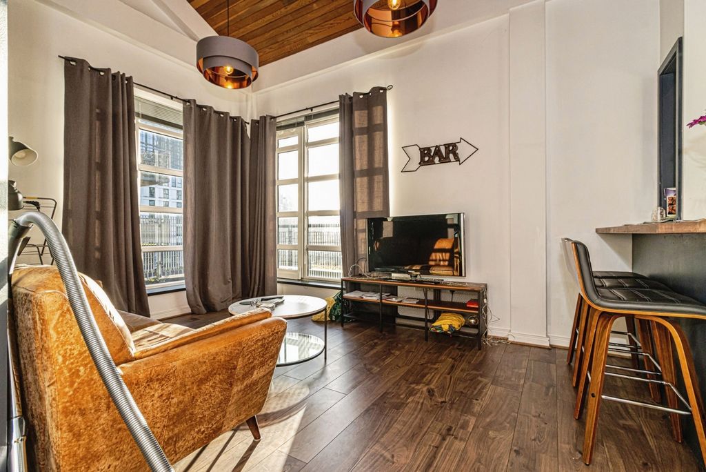 Property photo 2 of 25 Photo