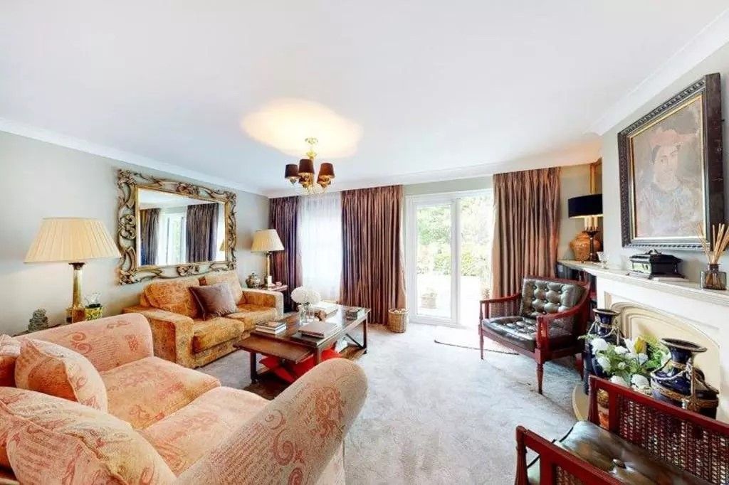 Property photo 2 of 14